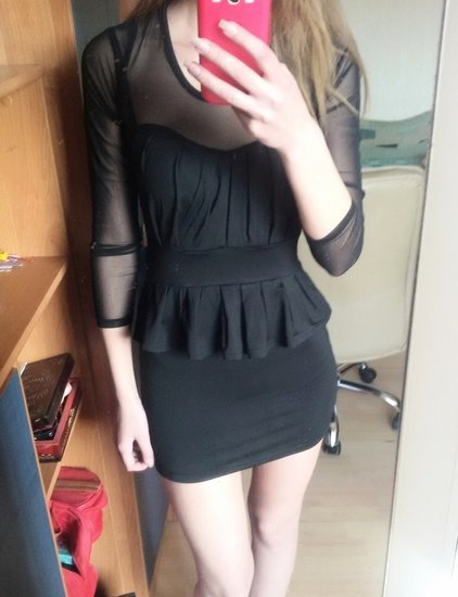 Maža juoda suknelė 