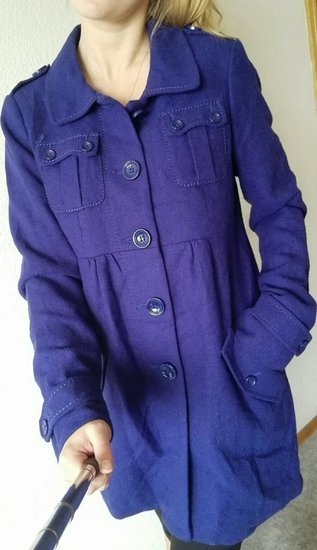 Violetinės spalvos paltukas
