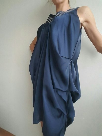 Išskirtinė mėlyna suknelė