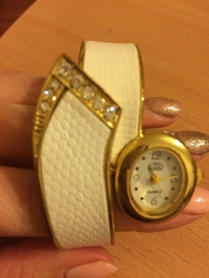 Stilingas baltas auksinis laikrodis-apyrankė