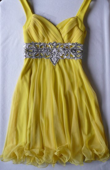 proginė geltona suknelė