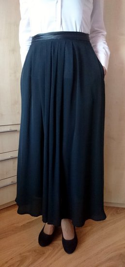 Juodas ilgas sijonas su kišenėmis