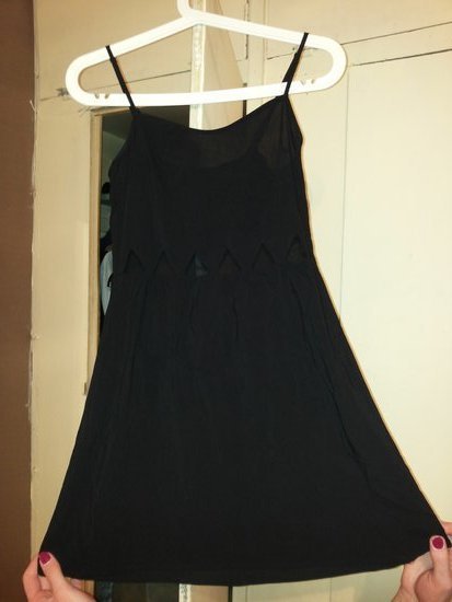 juoda vasarinė suknelė