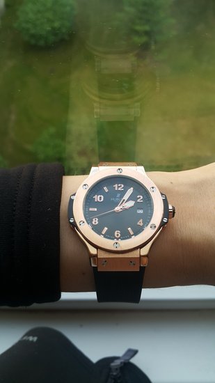 hublot naujas laikrodis juodas su auksu