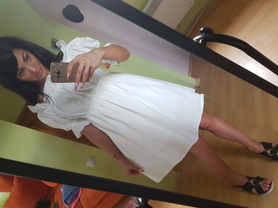 balta labai miela suknute