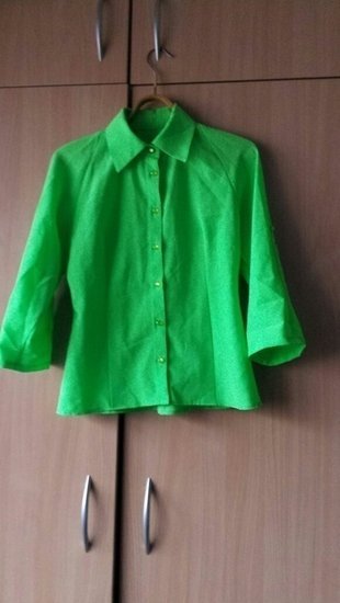 Ryškūs žali marškinukai