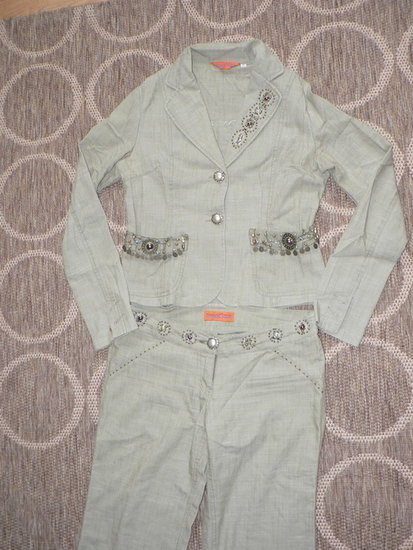 Lininis kostiumėlis L-XL d. (kaina su siuntimu)