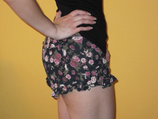 Zara gėlėti džinsiniai šortukai
