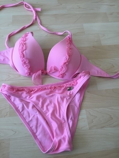 Rožinės spalvos maudymosi kostiumėlis