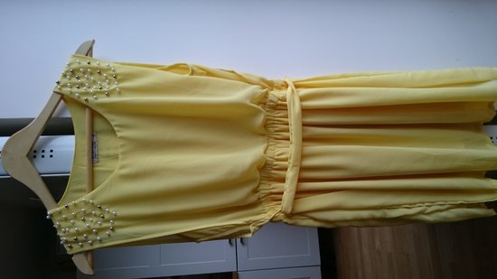 Geltona suknelė 