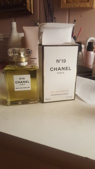 Chanel N19 