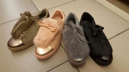 Įvairių dydžių batai su pųkučiais