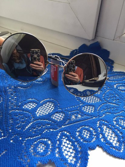stilingi, veidrodiniai akiniai nuo saules