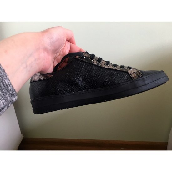 Nauji juodi laisvalaikio batai