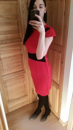 Nauja, raudona, klasikinė suknelė