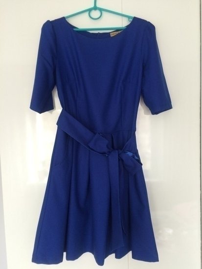 Rašalo mėlynumo suknelė