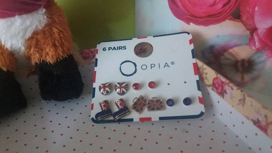 Opia UK auskarų rinkinukas