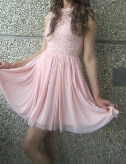 Puošni rožinė suknelė