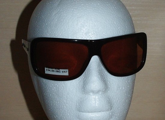 Nauji rudi plastikiniai saulės akiniai