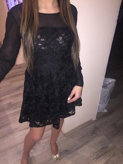 Nuostabi juoda suknele 