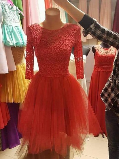 Parduodu naują raudoną suknelę . 45€