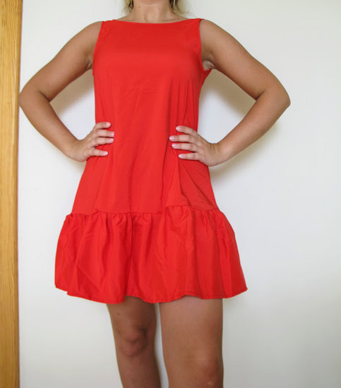 Tobula raudona suknute