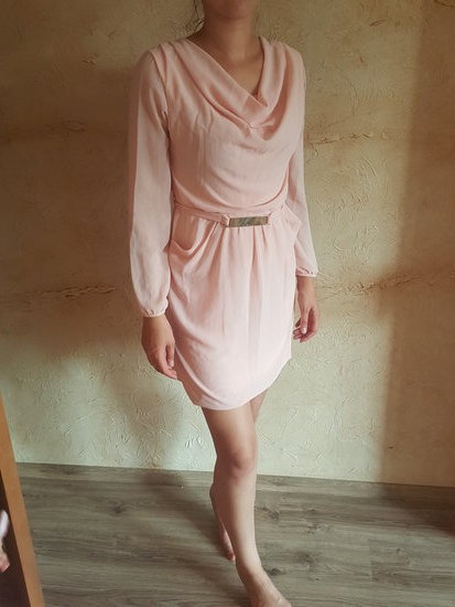 ilgomis rankovemis lengva rozine suknele