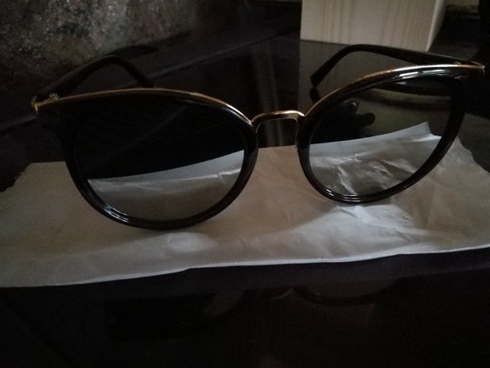 Nauji juodi veidrodiniai akiniai