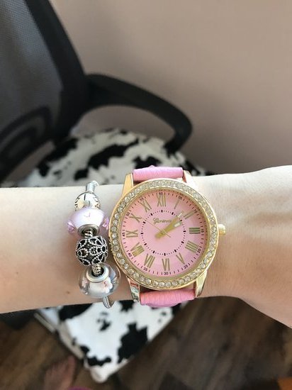 Naujas rožinis laikrodukas