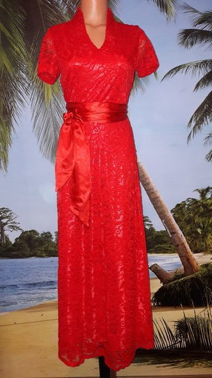 Ilga raudona proginė suknelė su gipiūru