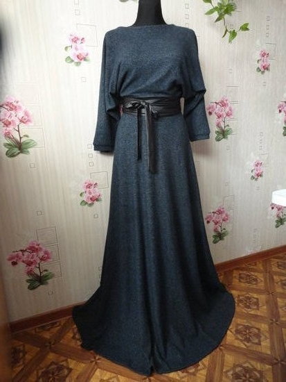 tamsiai melyna suknele  (kaina su siuntimu)