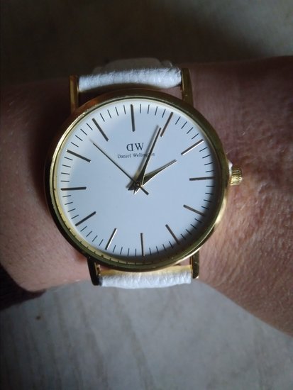 Baltas laikrodis