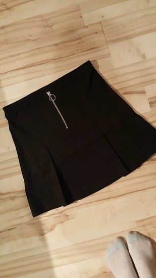 Naujas juodas sijonas