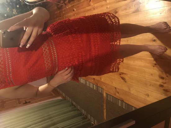 Suknelė raudona