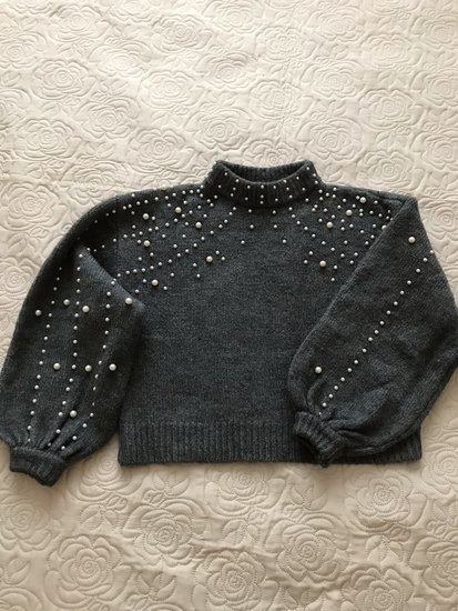 megztinis su perlais