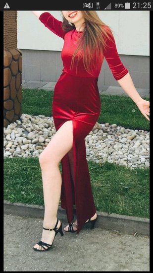 Raudona prabangi šventinė velvetinė ilga suknelė