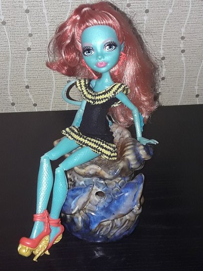 Monster High lele, Lorna 7.50eur.