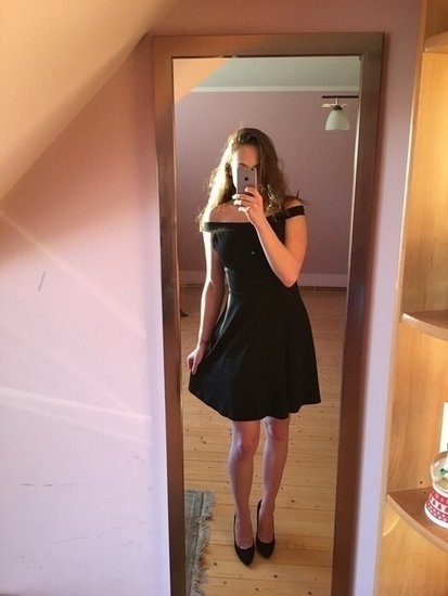 Maza juoda suknele /little black dress