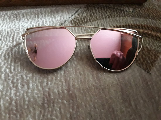 Veidrodiniai nuo saulės akiniai