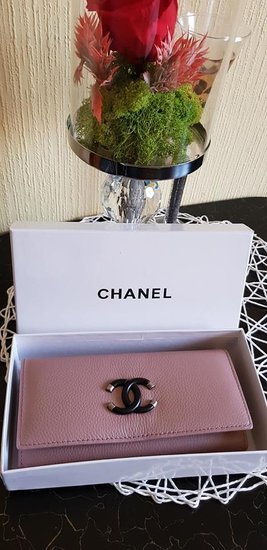 Chanel pinigine