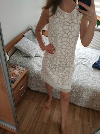 Puosni nauja balta suknele