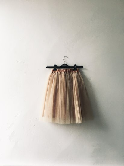 Smėlio spalvos tiulio sijonas 