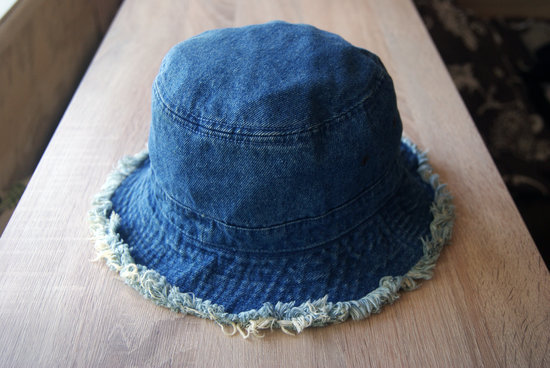 Džinsinė kepurė - skrybėlaitė