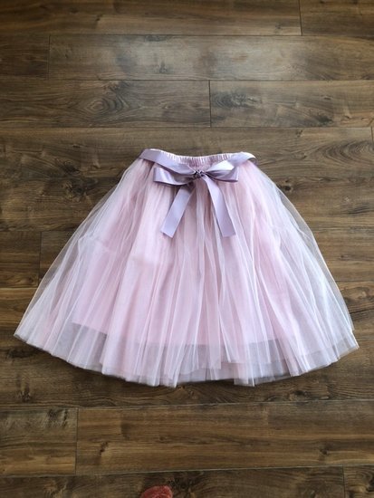 Rožinis tiulio sijonas