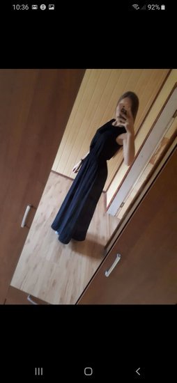 Ilga juoda suknelė