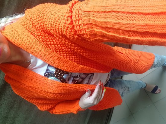 Naujiena -megztinis