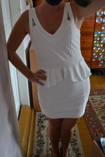 balta nauja suknelė 