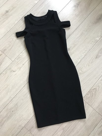 Nauja aptempta maža juoda suknelė