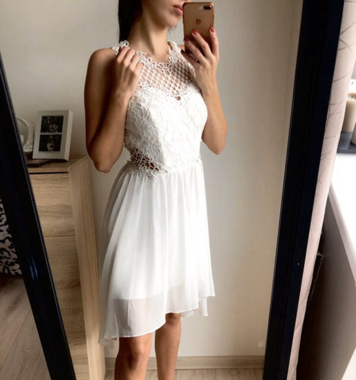 Balta progine-vestuvine suknele