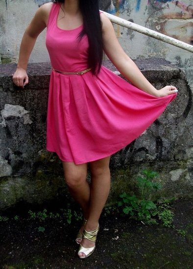 Rožinė Chillin suknelė